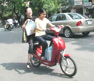 Đã có không ít người coi xe đạp điện là giải pháp tiết kiệm chi phí hiện nay.