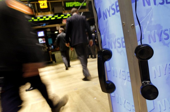 Đây là phiên giảm điểm mạnh nhất trong gần 3 tuần của thị trường chứng khoán Mỹ - Ảnh: Reuters.