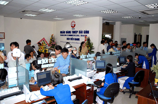 SCB thêm ưu đãi cho khách bán vàng và USD để kích thích nguồn tiền gửi VND.