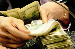 “Mặt bằng” lãi suất huy động USD chung hiện vẫn chưa có thay đổi lớn so với cuối năm 2010, nhưng việc điều chỉnh đang có hướng mở rộng.