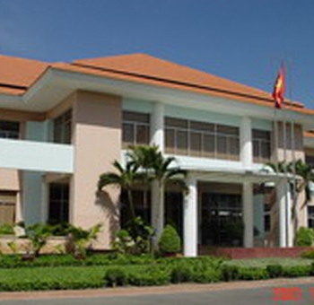 Năm 2011, CLC đặt mục tiêu với tổng doanh thu đạt 1.250 tỷ đồng, lợi nhuận trước thuế đạt 46 tỷ đồng.