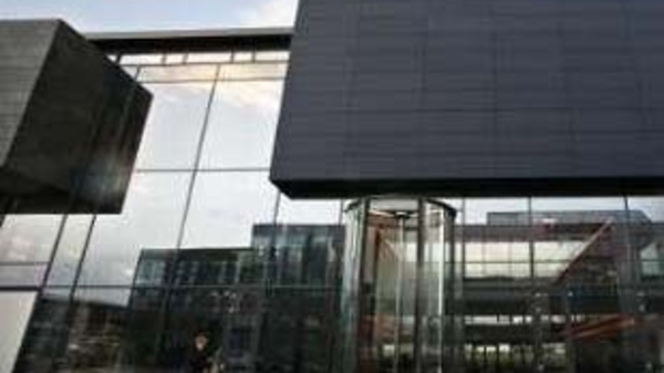 Bài học từ nguy cơ phá sản của Iceland