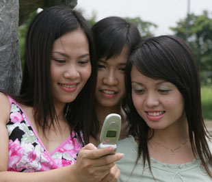 3G không chỉ đem lại cơ hội cho các nhà mạng mà còn cho rất nhiều đối tượng khác như các doanh nghiệp nội dung, các doanh nghiệp sản xuất - kinh doanh thiết bị đầu cuối và đặc biệt là người tiêu dùng.