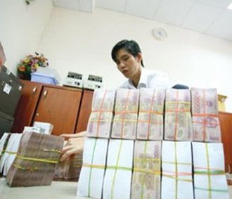 Chiếm tỷ trong lớn trong nguồn vốn đầu tư của các ngân hàng là chứng khoán nợ, khá an toàn như trái phiếu, tìn phiếu...