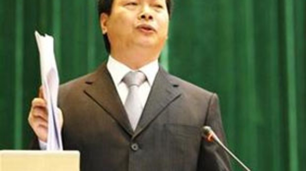 “Bộ trưởng có thấy cần cải chính và xin lỗi không?”