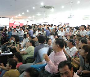 Trong số những nhà đầu tư này có bao nhiêu doanh nhân bỏ việc để theo sàn?