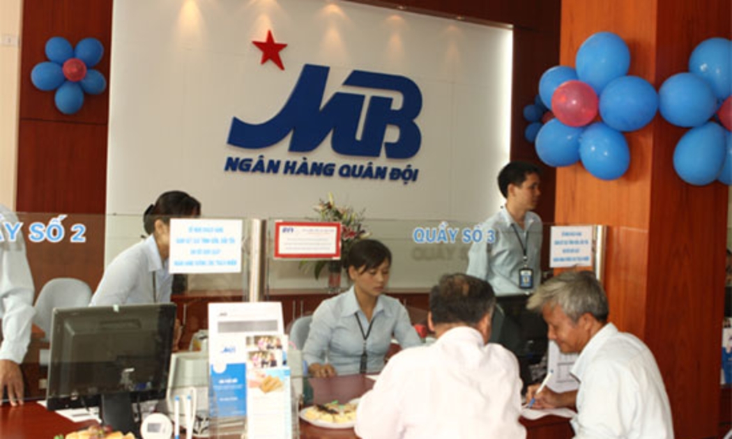 Tại một phòng giao dịch của MB.