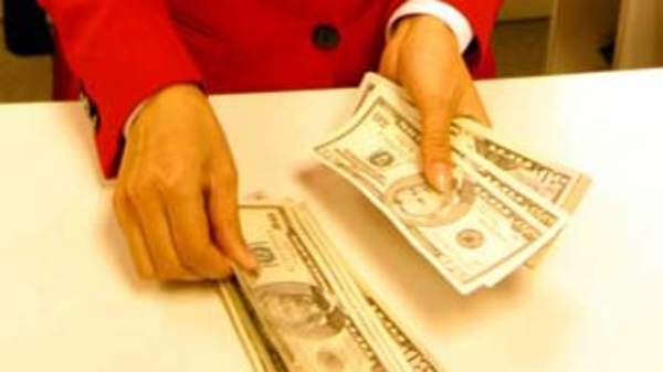 Bốn nguyên nhân làm “đô” tăng giá