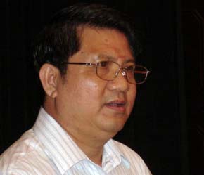 Thống đốc Ngân hàng Nhà nước Nguyễn Văn Giàu.