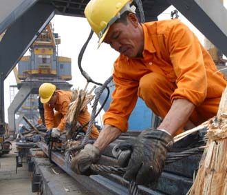 WB dự báo kinh tế Việt Nam năm 2008 sẽ giảm 0,5% so với năm 2007 nhưng sẽ tăng trở lại vào năm 2009 - Ảnh: Việt Tuấn.