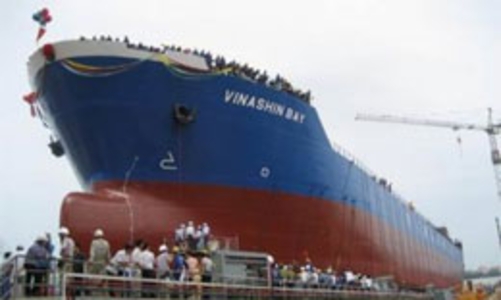 Vinashin giải trình với báo chí