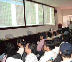 Rủi ro của việc niêm yết cửa sau là sự xung đột lợi ích giữa các cổ đông và hội đồng quản trị.