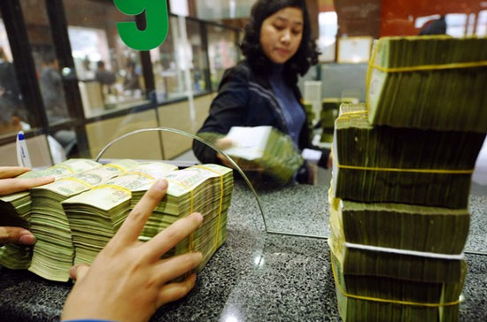 Lượng tiền gửi của chính một số ngân hàng qua các công ty con là một dòng chảy đáng chú ý trong thời gian qua - Ảnh: Getty.