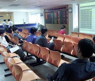 Các cơ quan chức năng đang phối hợp nhiều biện pháp để vực dậy thị trường.