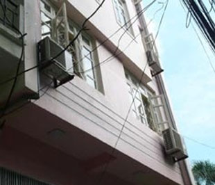 Nhà chung cư mini được nhiều người tìm mua (ảnh một toà nhà chung cư mini tại quận Cầu Giấy) - Ảnh: H.A.