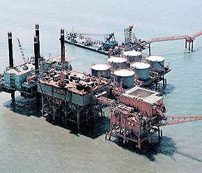 Một giàn khoan dầu ngoài khơi của Trung Quốc.