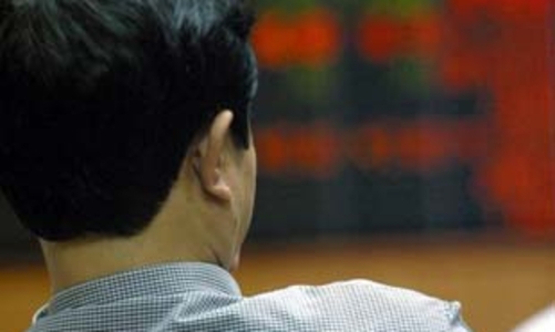 Chứng khoán: Thuốc súng đang chờ tia lửa