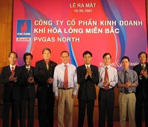 Ban lãnh đạo PVGas North tại lễ ra mắt.