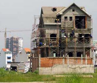 Đa phần các dự án bất động sản đang triển khai đều vay vốn ngân hàng.