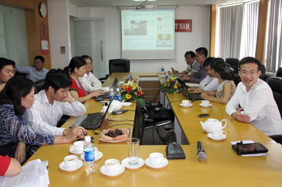 VnEconomy tổ chức buổi giao lưu trực tuyến với chủ đề “Tiếp vốn và niềm tin chính sách”, diễn ra từ 14h00 - 16h30 ngày 10/8/2012.