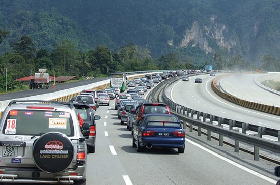 Các công trình xây dựng cơ sở hạ tầng đóng góp lớn vào mức tăng trưởng GDP.