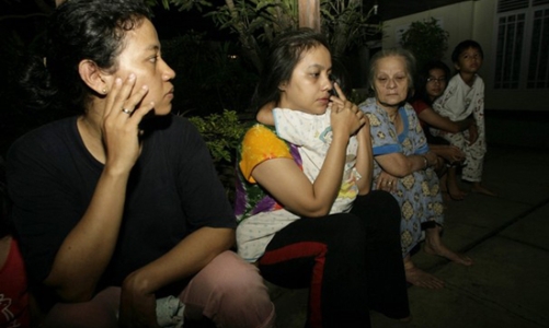 Động đất làm chao đảo Indonesia