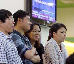 Có sự tiếc nuối ở một số nhà đầu tư, khi sớm quyết định bán giá sàn trước đó để rồi “không thể tin nổi” một thái cực hoàn toàn khác vào cuối phiên.