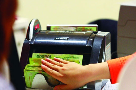 Lo lắng đặt ra ở đây là, nếu có 5, 6 hay 10, thậm chí có thể cao hơn, số ngân hàng bị phạt tăng gấp đôi tỷ lệ dự trữ bắt buộc, một tổ kiến ở chân đê thanh khoản hệ thống có bị tạo ra hay không?