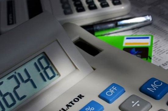 Có vẻ như dư nợ tăng thì nợ không đủ tiêu chuẩn tăng theo là điều khó tránh.