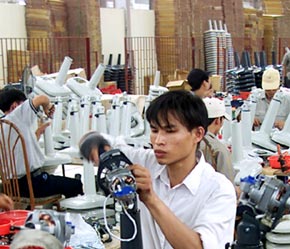 Nhìn vào biên độ biến thiên trong vòng 5 năm qua, báo cáo chỉ ra rằng tốc độ tăng trưởng của Việt Nam bền vững và ổn định - Ảnh: VT.