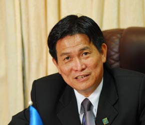 "Sacombank chúng tôi hạ quyết tâm là sẽ từng bước hình thành và phát triển một kênh hoạt động của thị trường tài chính - tiền tệ dành cho người Hoa nói riêng và người nước ngoài nói chung tại Việt Nam."