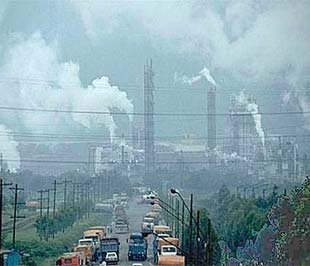 Thách thức hiện nay là tận dụng lần suy thoái này như một cơ hội để thúc đẩy những hoạch động kinh tế sạch hơn, đồng thời nâng cấp những cơ sở sản xuất vượt qua được sóng gió, để khi kinh tế phục hồi trở lại, những nhà máy này sẽ không gây hại thêm nhiều cho môi trường.