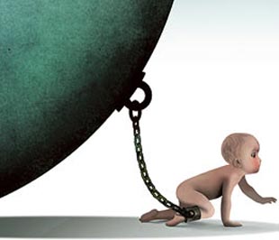 Xét trong dài hạn, việc mạnh tay vay nợ của ngày hôm nay là không bền vững.