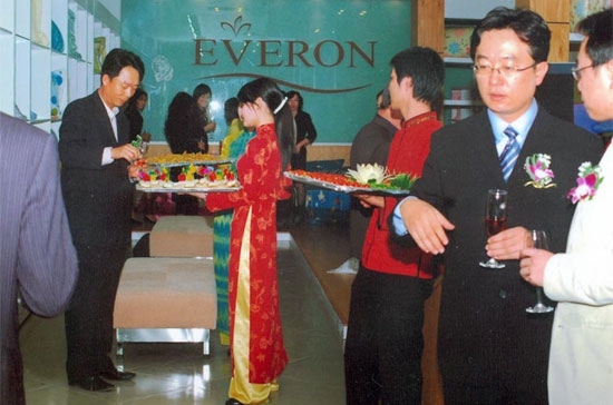 Lễ khai trương một phòng trưng bày và giới thiệu sản phẩm Everon tại Hà Nội.
