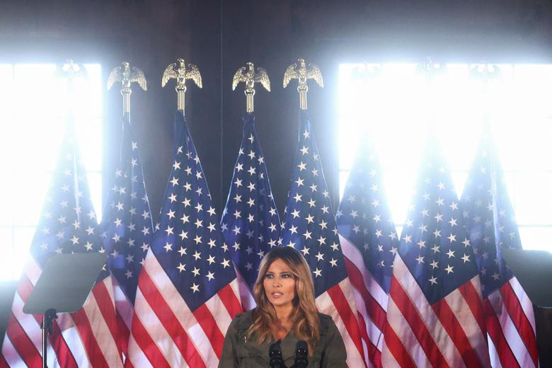 Đệ nhất phu nhân Melania Trump phát biểu tại một sự kiện vận động tranh cử tại Atglen, bang Pennsylvania, ngày 27/10.