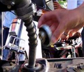 Khung hình phạt cho các dạng vi phạm có thể lên tới 10% tổng doanh thu của doanh nghiệp kinh doanh xăng dầu - Ảnh: TT.