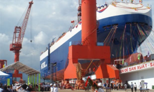 Tàu đóng mới hiện đại nhất Việt Nam “tự”… hạ thủy