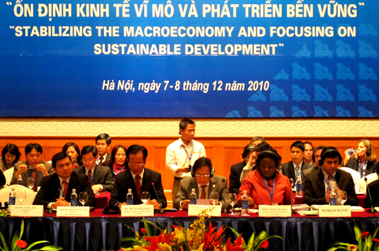 Bộ trưởng Bộ Kế hoạch và Đầu tư Võ Hồng Phúc đồng chủ trị Hội nghị CG.