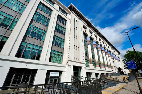 Các giao dịch nhà đất tại trung tâm London mà người châu Á là khách mua đã chiếm tỷ lệ 59% trong tổng số giao dịch được thực hiện trong vòng 6 tháng tính tới tháng 4 năm nay.