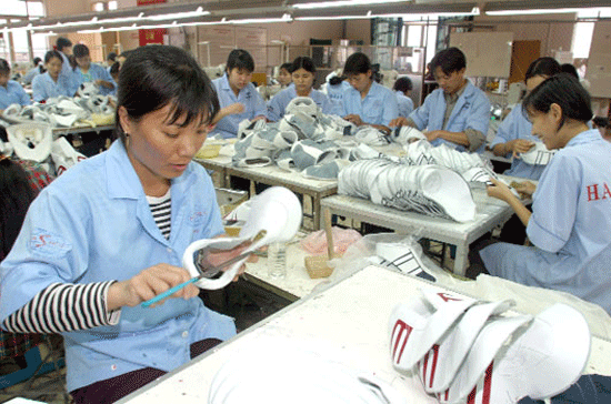 Kim ngạch xuất khẩu da giày của Việt Nam trong năm 2011 có thể đạt 6 tỷ USD.