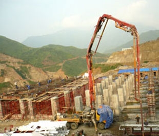 Sàn Tp.HCM thông báo, 18/11/2008 là ngày giao dịch đầu tiên 13,6 triệu cổ phiếu của Công ty Cổ phần Licogi 16 (LCG-HOSE) với giá tham chiếu 60.000 đồng/cổ phiếu, biên độ dao động: +/- 20% so với giá tham chiếu.