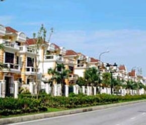 Nhiều doanh nghiệp FDI triển khai các dự án vốn hàng chục, hàng trăm triệu đô la Mỹ tại các trung tâm đô thị lớn làm cho thị trường bất động sản “nóng” lên.