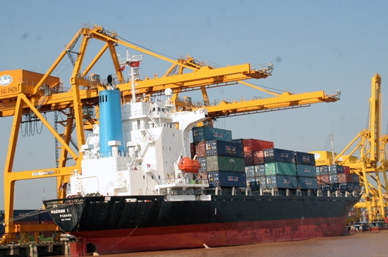Kim ngạch xuất khẩu tháng 3 đạt xấp xỉ 7,45 tỷ USD, tăng hơn gần 400 triệu USD so với con số dự báo trước đó.