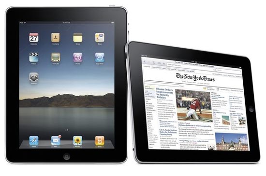 iPad sử dụng một phiên bản hệ điều hành của iPhone và có thể chạy gần như toàn bộ 140.000 ứng dụng hiện có của iPhone - Ảnh: Reuters.