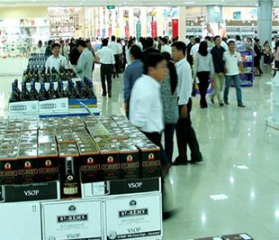 ADB khuyến nghị tiếp tục kích thích tiêu dùng nội địa - Ảnh: TTXVN.