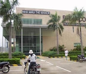 Khách hàng đến tham quan nhà mẫu của dự án The Manor Offictel - Ảnh: VNN.
