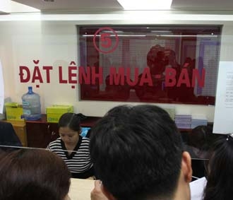 Một phiên giằng co nổi bật kể từ đầu năm - Ảnh: Việt Tuấn.