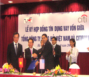 Bản hợp đồng này sẽ giúp Vinalines sớm hoàn thành quá trình huy động vốn - Ảnh: Từ Nguyên.