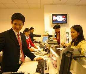 Sự phát triển của ngành ngân hàng đòi hỏi nguồn cung cấp nhân lực rất lớn.