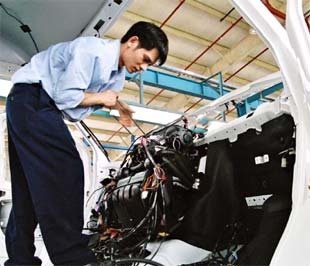 Sản xuất công nghiệp hiện đang có mức tăng trưởng thấp hơn cùng kỳ năm ngoái.